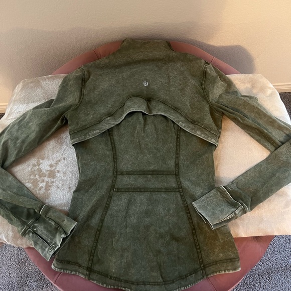 Lululemon define jacket size 4 - Picture 3 of 4